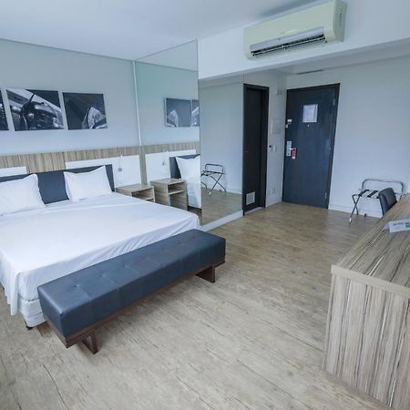 Отель Ibis Styles Confins Aeroporto Лагоа-Санта Экстерьер фото