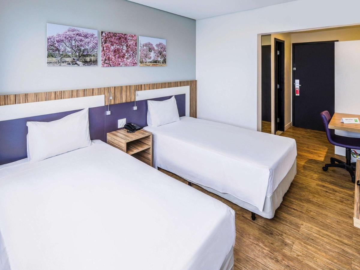 Отель Ibis Styles Confins Aeroporto Лагоа-Санта Экстерьер фото