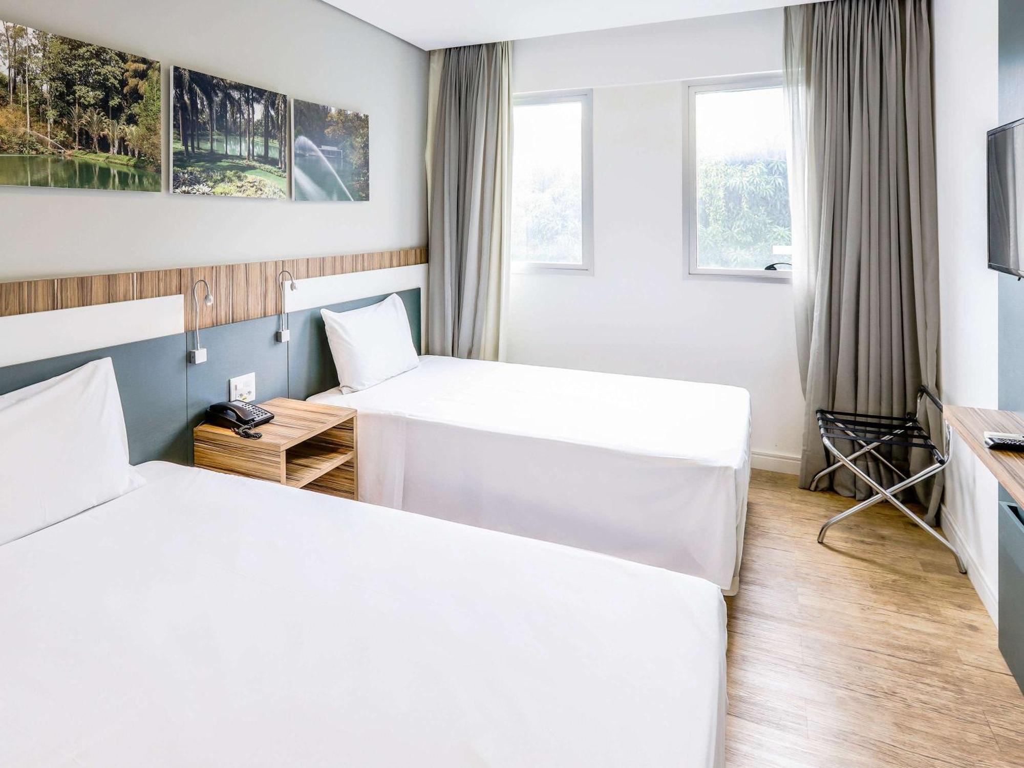 Отель Ibis Styles Confins Aeroporto Лагоа-Санта Экстерьер фото